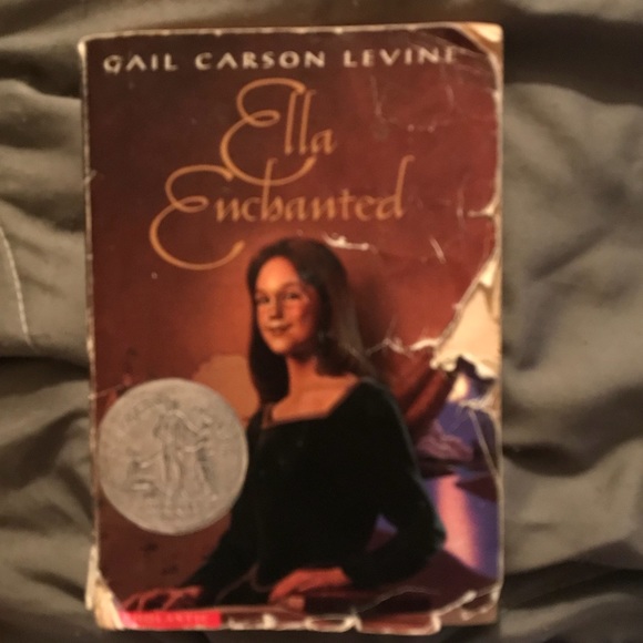 Ella Enchanted Novel -Gail Carson Levine - Picture 1 of 3